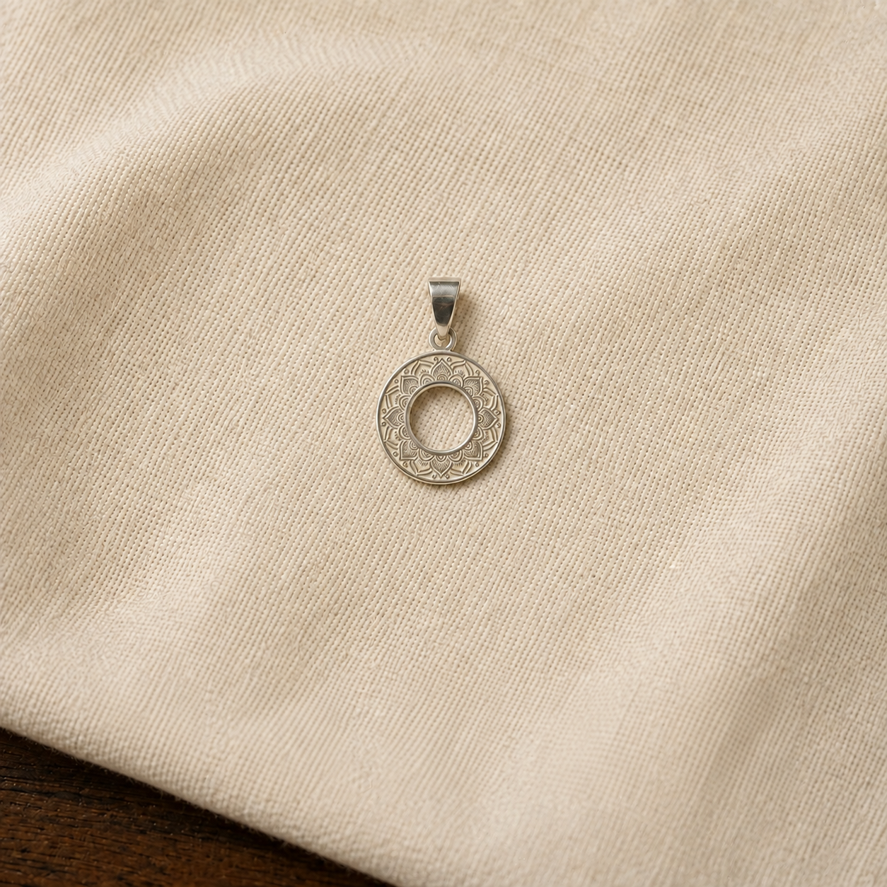 displaying of 925 sterling silver two circle sky medallion pendant for men and women