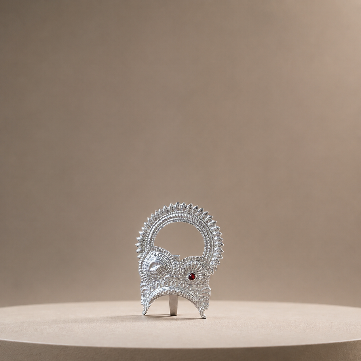 view of pure 925 silver traditional carved mukut for Laddu Gopal