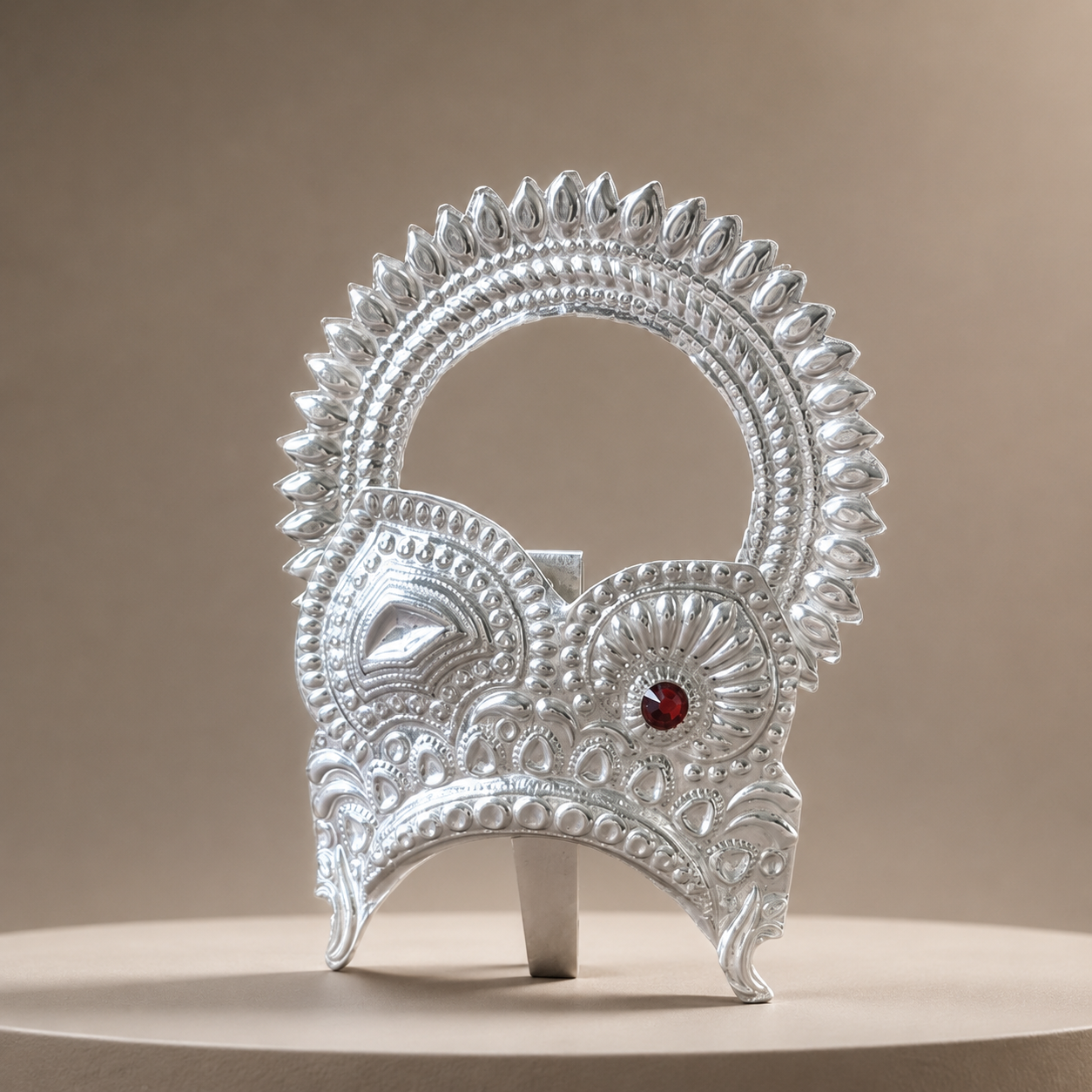 Side profile view of pure 925 silver traditional carved mukut for Laddu Gopal