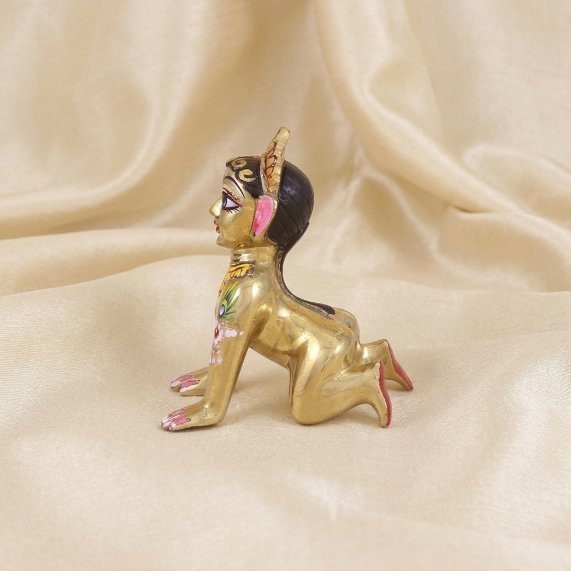 Size and height dimensions of the hand-painted Shringar Radha Rani Ashtadhatu idol