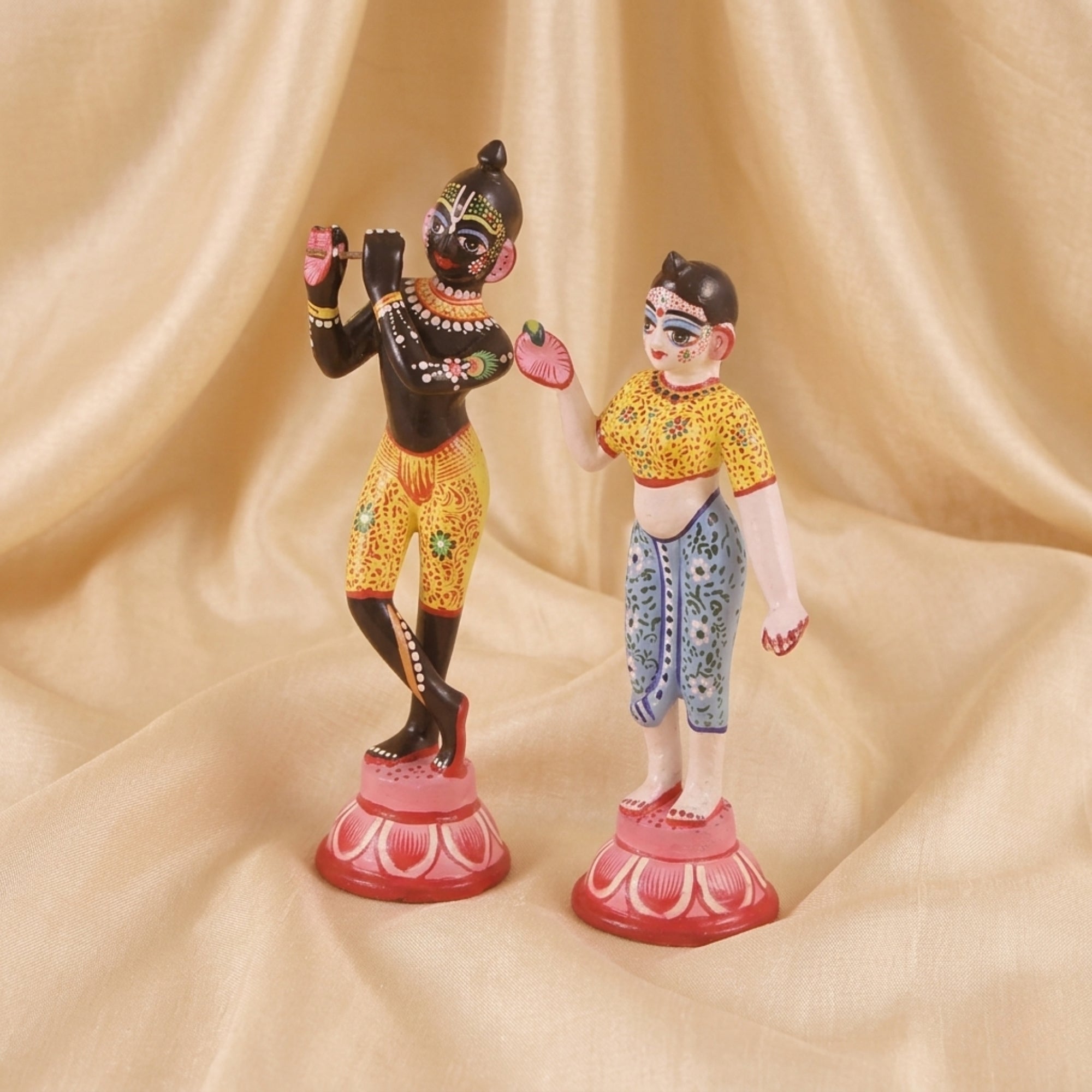 Height and base dimensions of the standing Radha Krishna Yugal Jodi idol